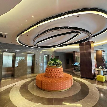 Hayat Sky Towers Hotell Cebu Exteriör bild