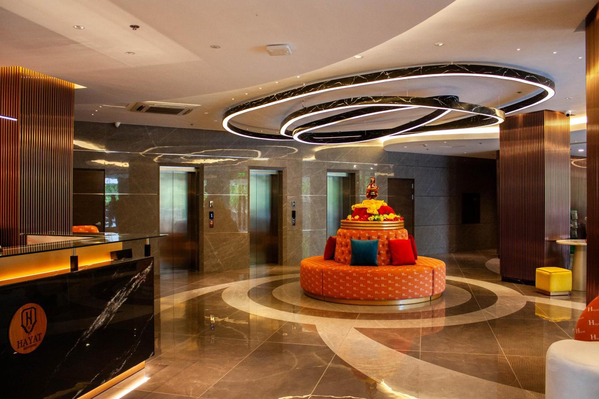 Hayat Sky Towers Hotell Cebu Exteriör bild