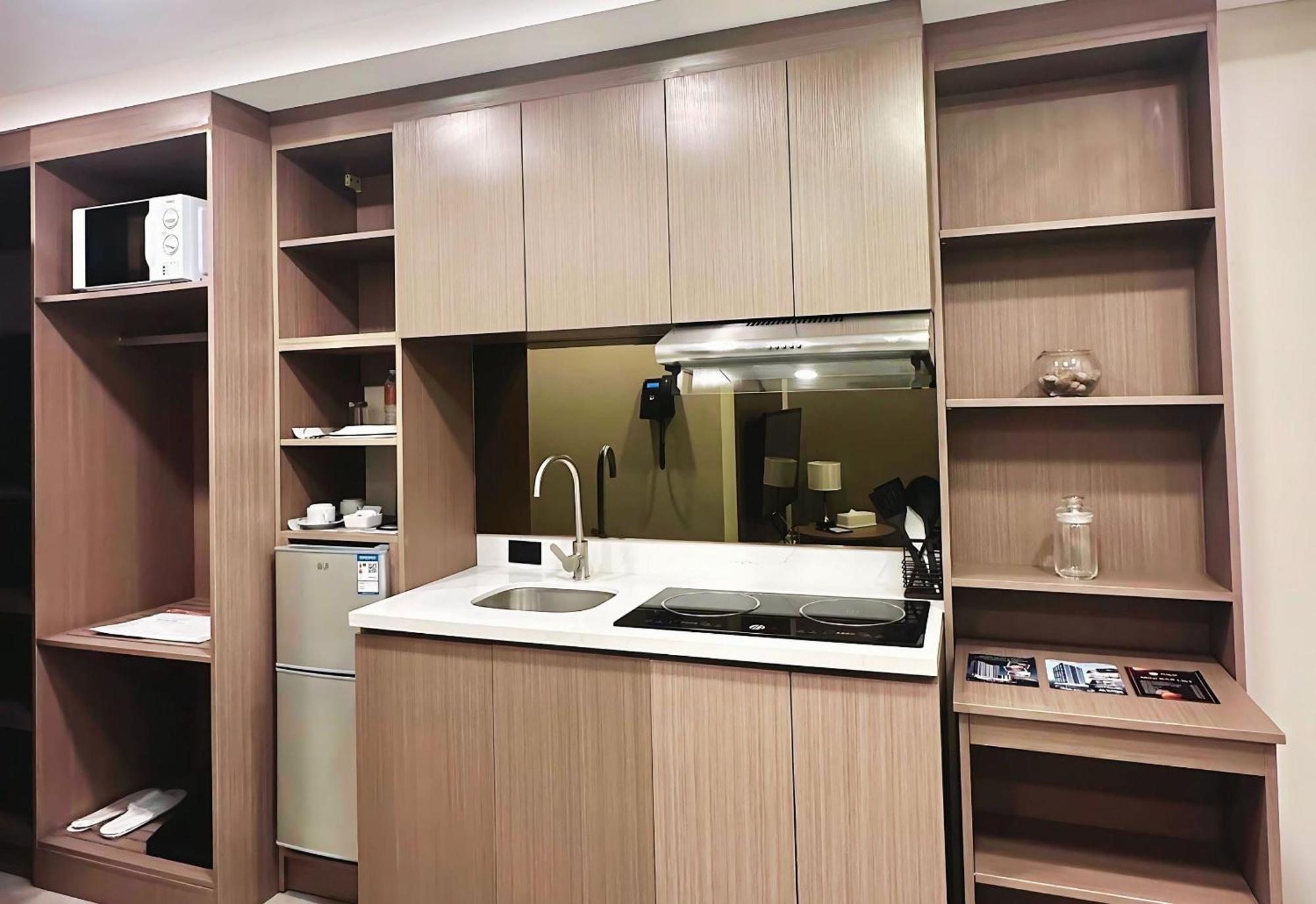 Hayat Sky Towers Hotell Cebu Exteriör bild