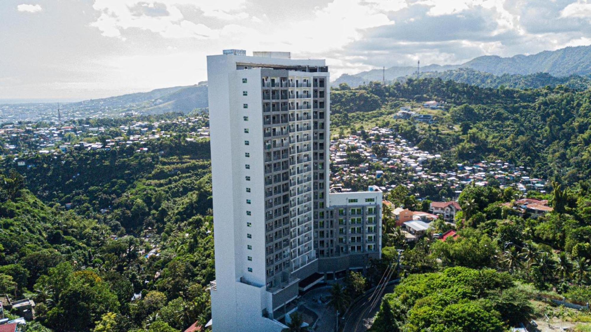 Hayat Sky Towers Hotell Cebu Exteriör bild